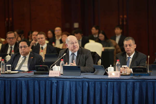 上海市政协召开2025年情况通报会，听取外籍人士建议